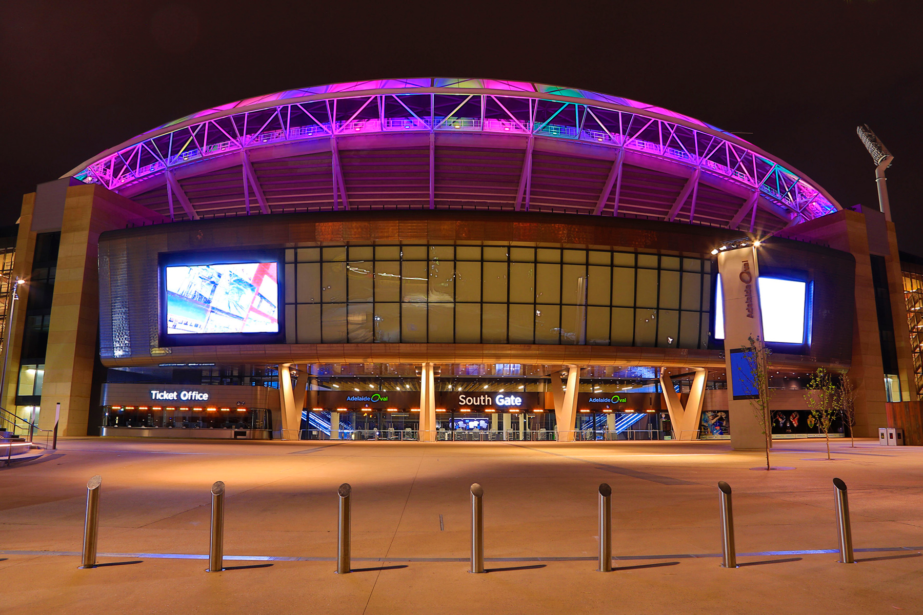 Adelaide Oval Custom LED Outdoor Building Facade Architectural Stadium Lighting Big Screens